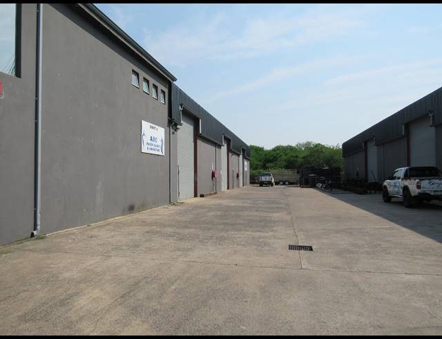 220M² WORKSHOP TO LET IN ALTON